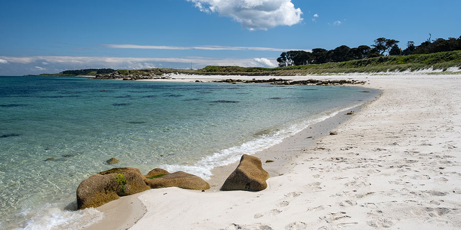 Visiting the small islands of St Agnes and St Martin