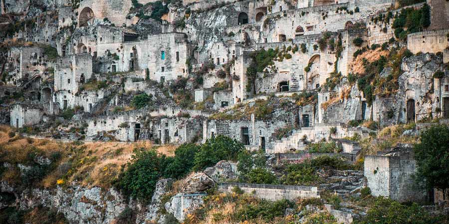 Visiting Matera and its sassi cave dwellings