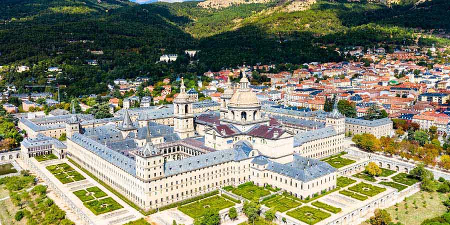Admire the artistry of the Royal Monastery of San Lorenzo de El Escorial