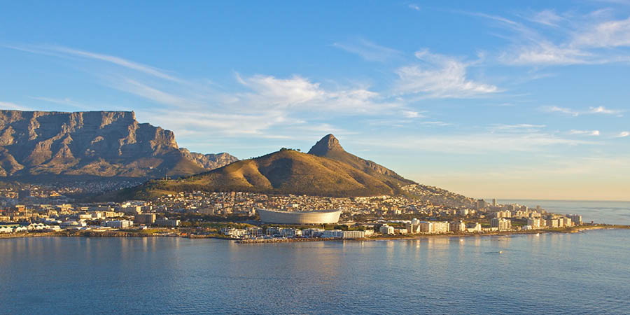 Viewing glorious Cape Town from the top of Table Mountain